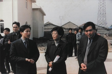 2001年2月20日，时任国度环保局副局长汪纪戎一行视察公司