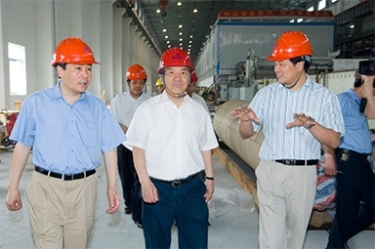2007年5月25日，时任全国政协常委、经济委员会副主任、中国包装结合会会长石万鹏一行来公司视察